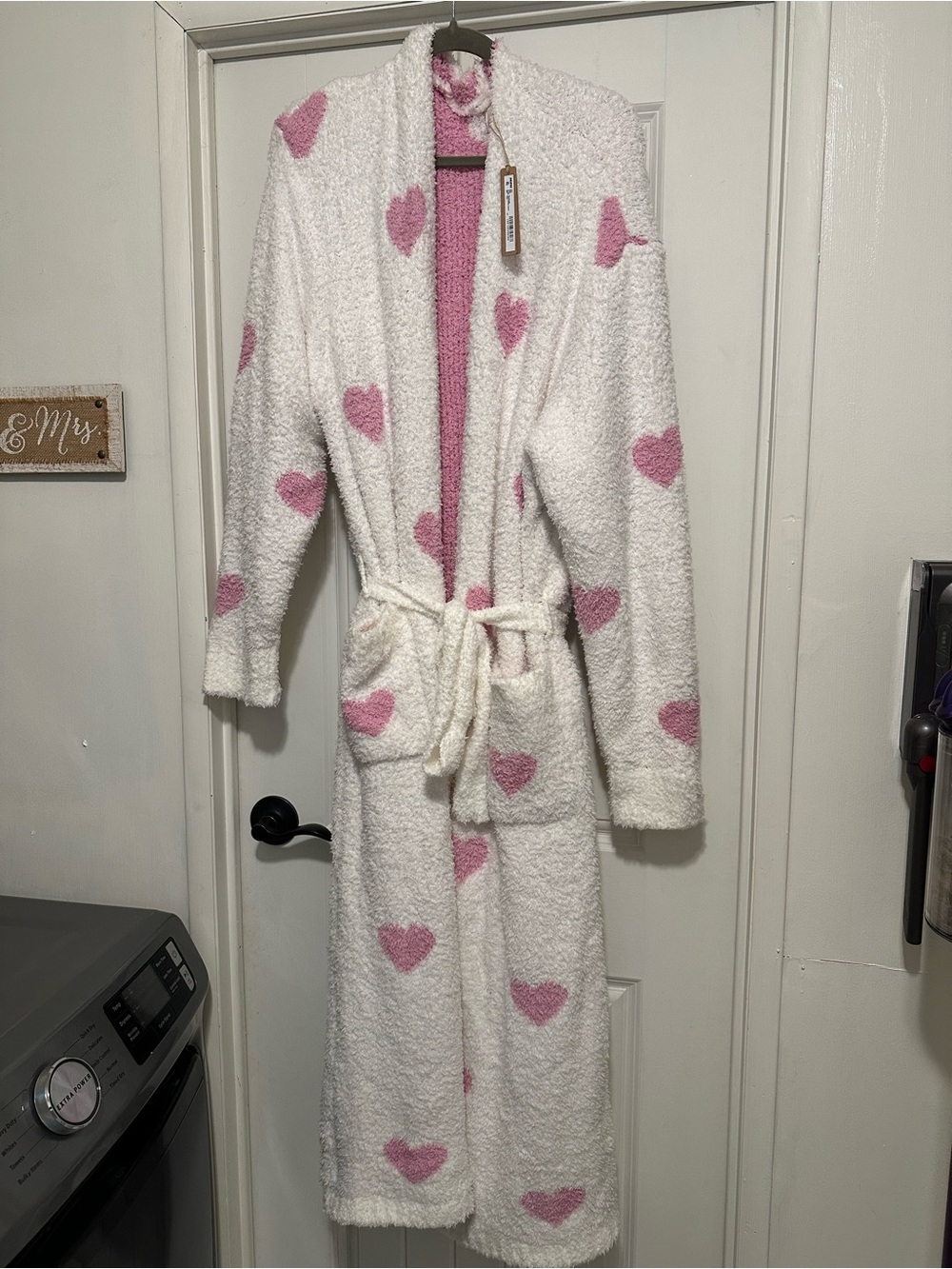 SKIMS White Plush Robe with Pink Heart Print Rare NWT